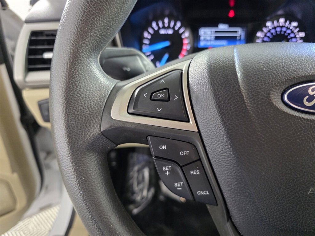 Used 2015 Ford Fusion SE image 20