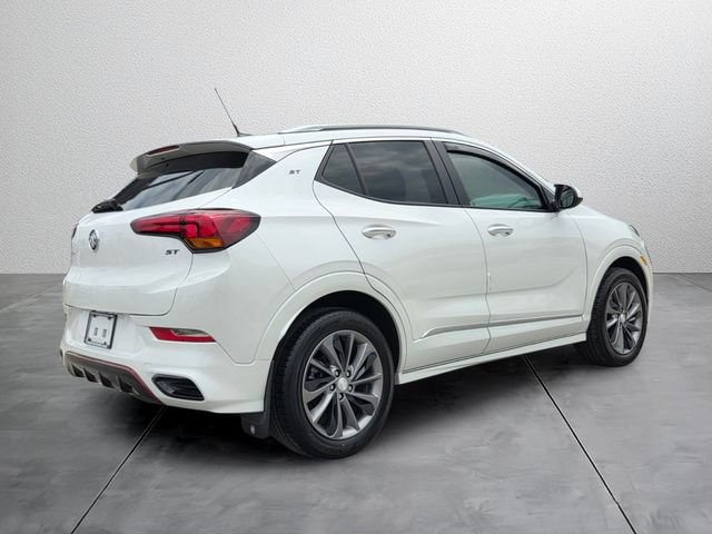 Used 2022 Buick Encore GX Select w/ Sport Touring Package FWD image 4
