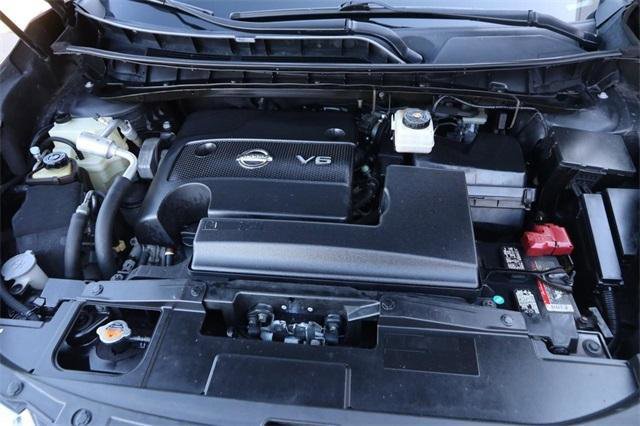 Used 2015 Nissan Murano S image 25