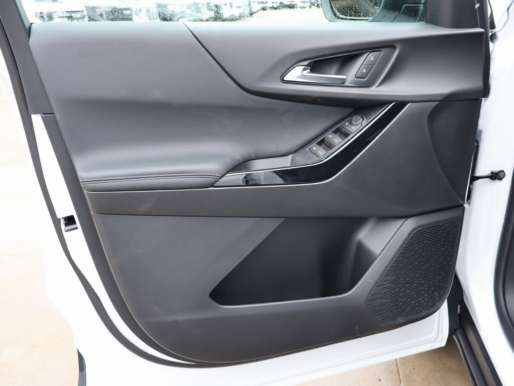 New 2026 Chevrolet Equinox LT w/ LPO, Floor Liner Package image 11