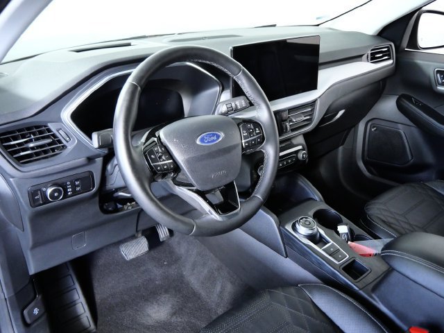 Certified 2023 Ford Escape Platinum w/ Premium Technology Package AWD/4WD image 3