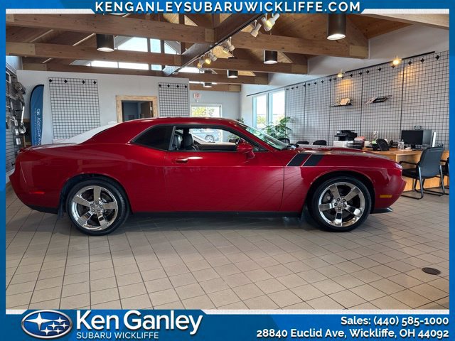 Used 2009 Dodge Challenger R/T RWD image 2