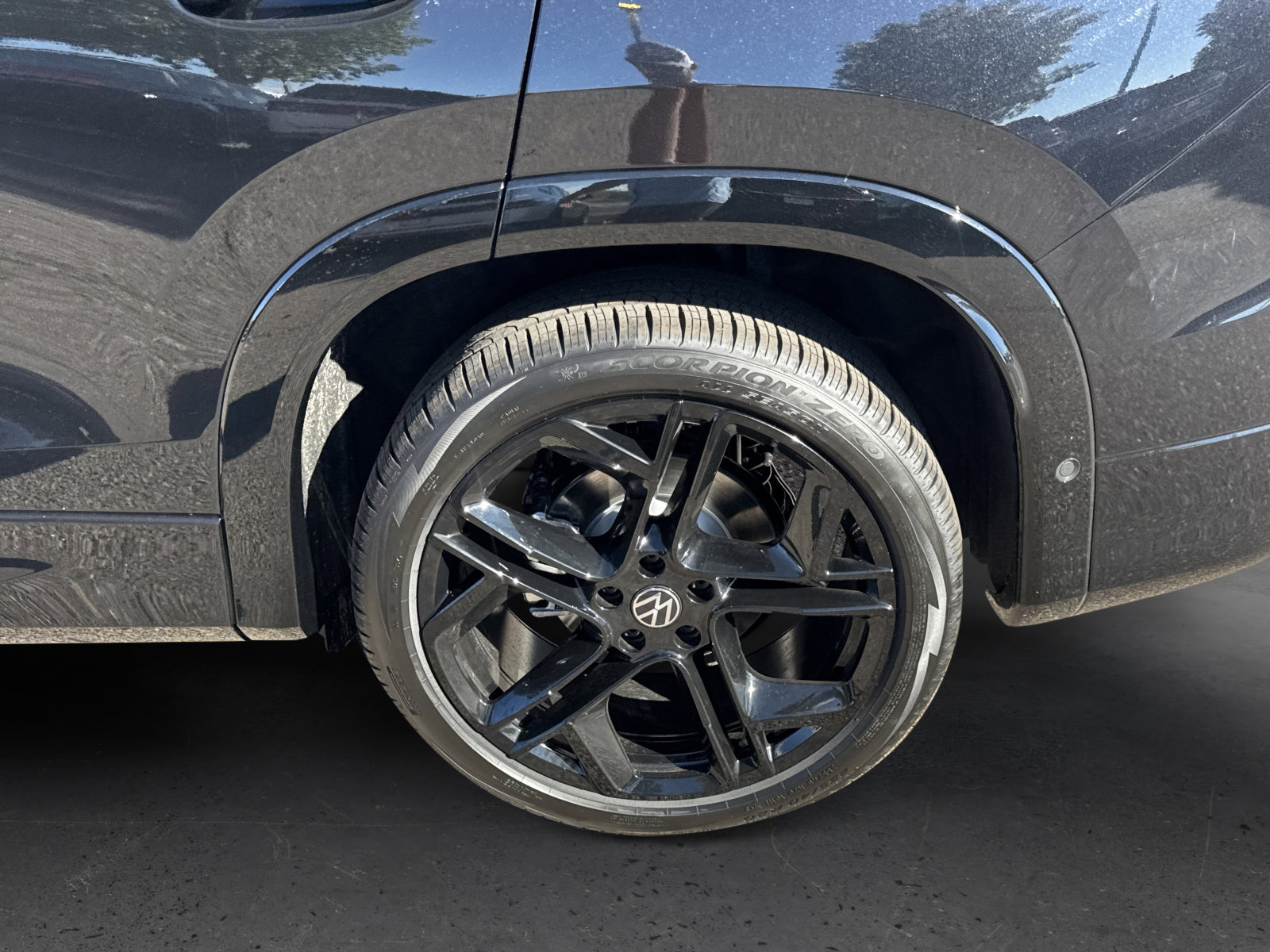 New 2026 Volkswagen Tiguan SE R-Line image 9