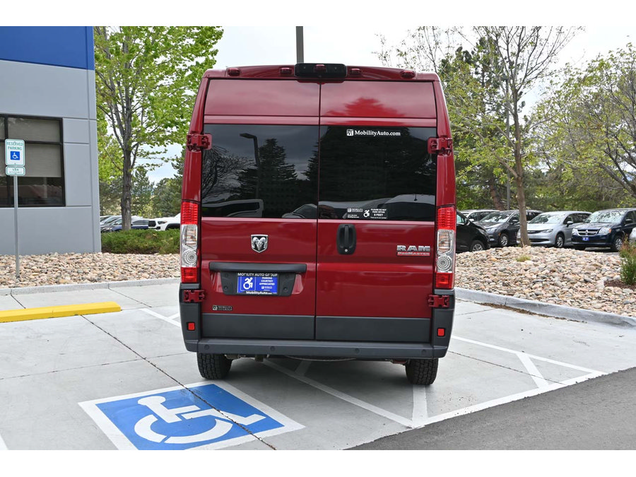 Used 2016 RAM ProMaster 2500 w/ Premium Appearance Group FWD image 7