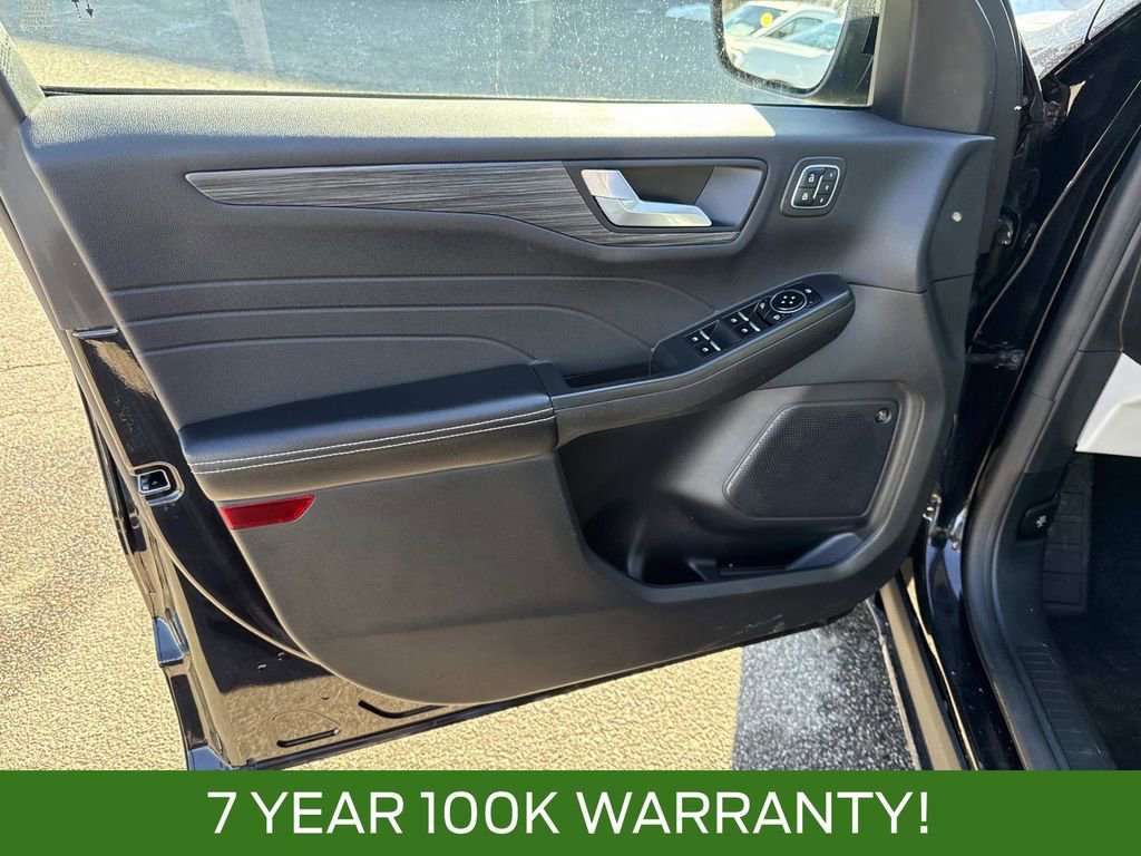 Used 2023 Ford Escape Platinum w/ Premium Technology Package image 16