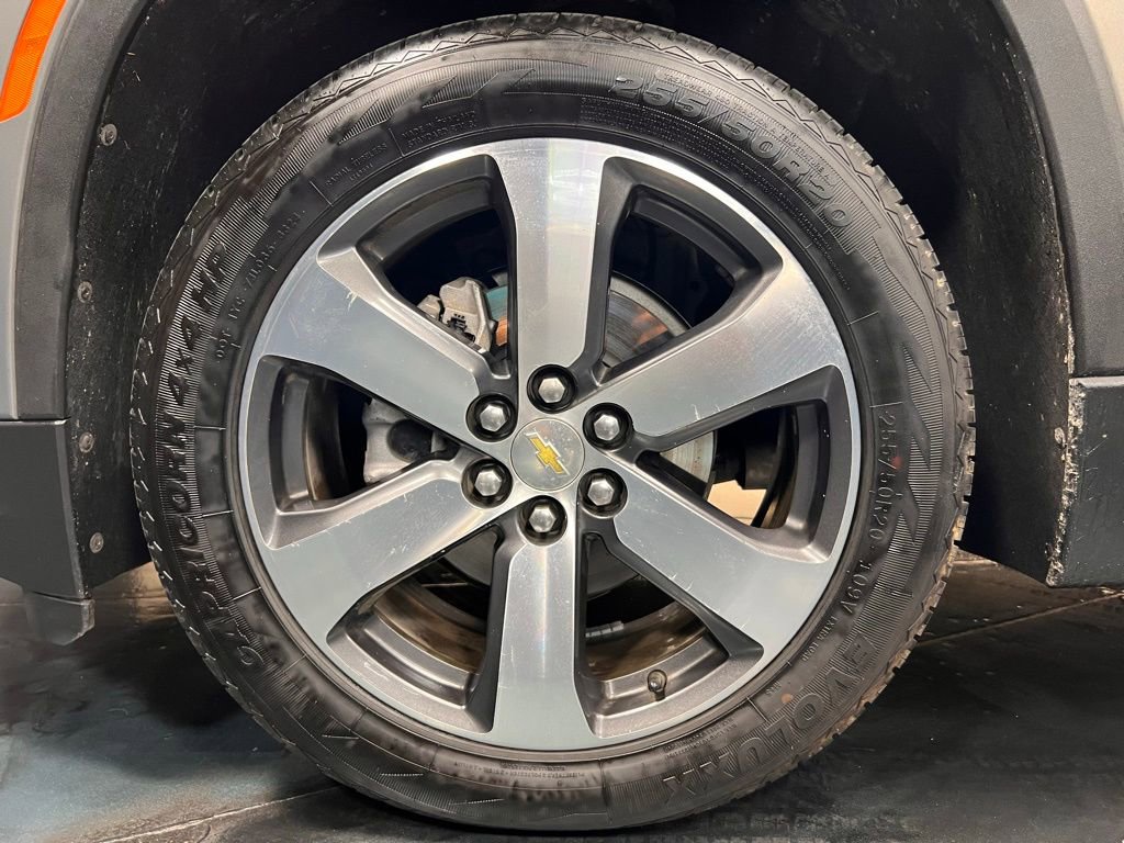 Used 2023 Chevrolet Traverse RS image 16