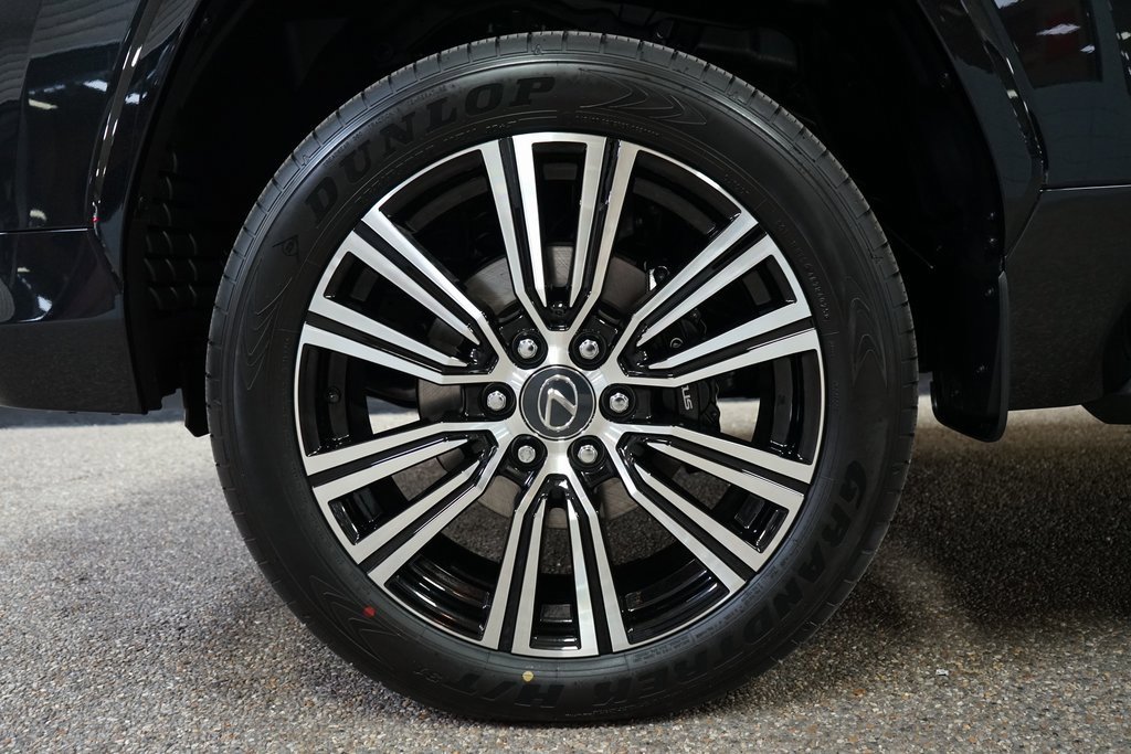 Used 2026 Lexus LX 600 4WD w/ Luxury Package image 39