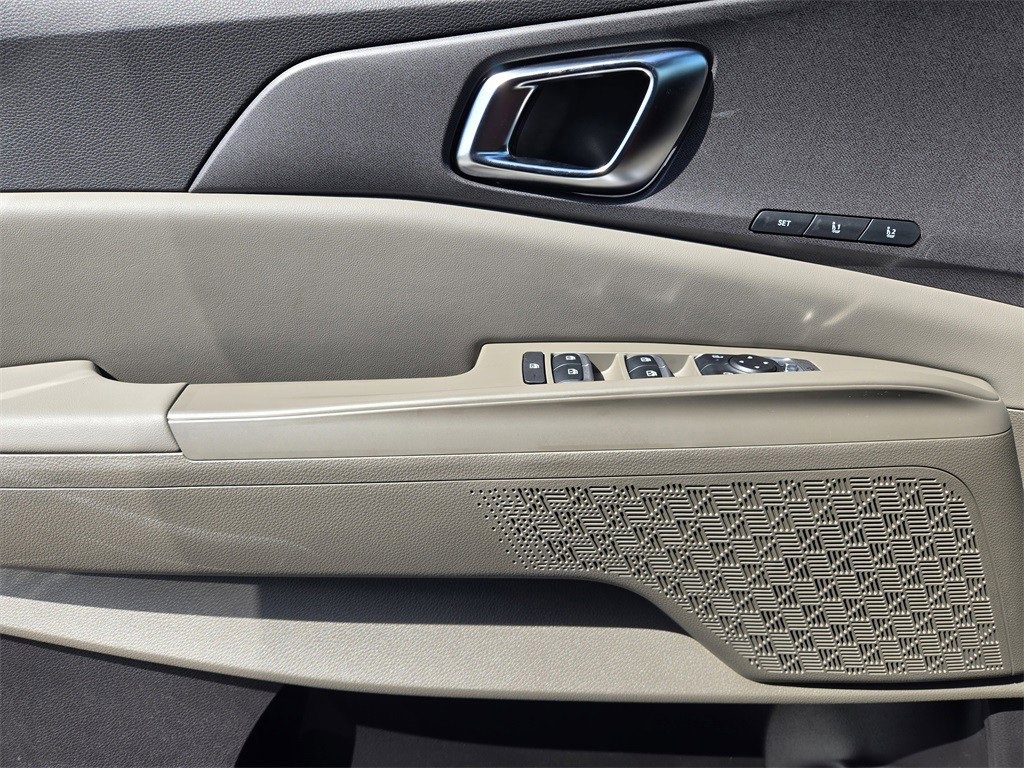 New 2026 Kia Carnival EX image 16