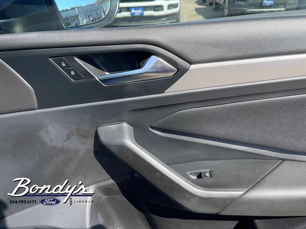 Used 2021 Volkswagen Jetta SE image 19