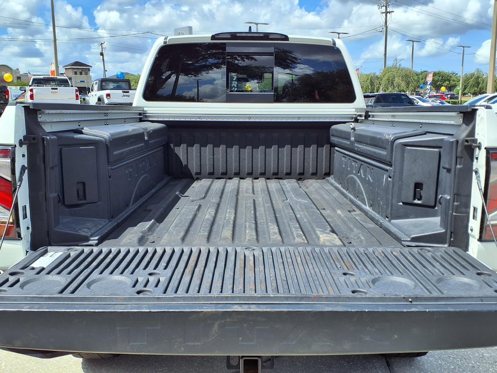 Used 2023 Nissan Titan PRO-4X AWD/4WD image 16