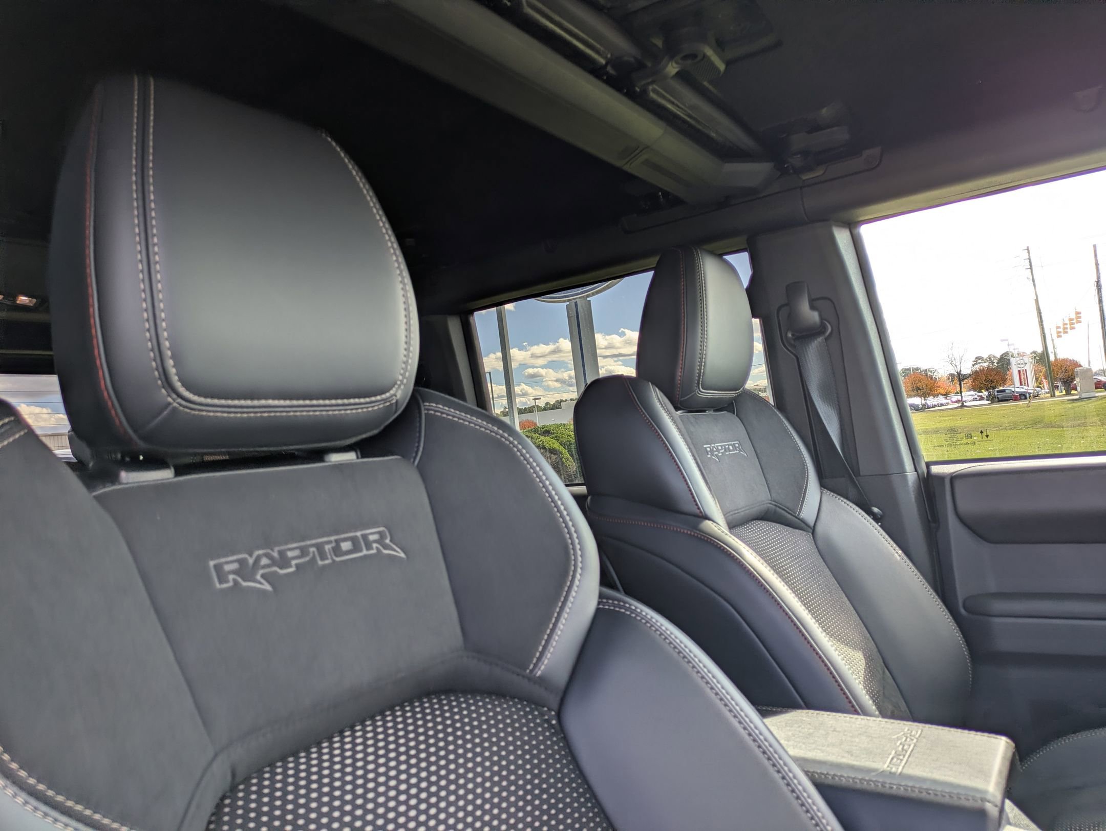 New 2025 Ford Bronco Raptor w/ Interior Carbon Fiber Pack AWD/4WD image 35