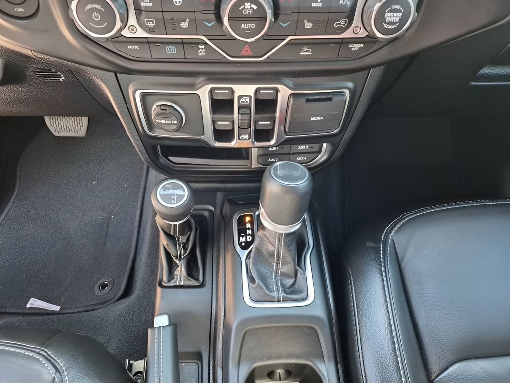 Used 2022 Jeep Wrangler Unlimited Sahara w/ Cold Weather Group image 39