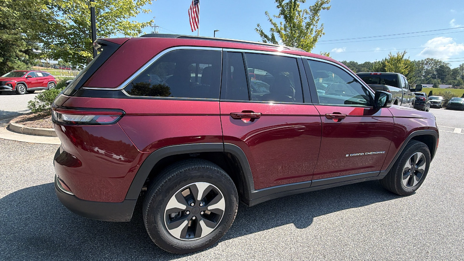 Used 2024 Jeep Grand Cherokee Limited 4xe AWD/4WD image 8