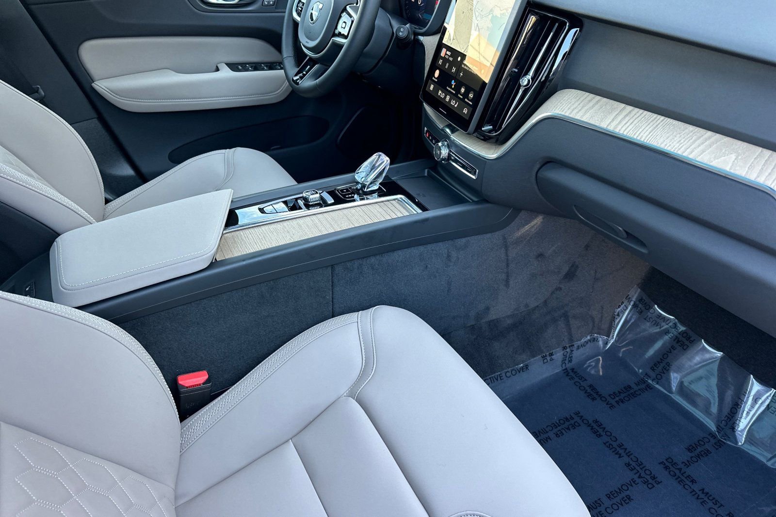 New 2026 Volvo XC60 B5 Plus w/ Protection Package Premier image 18