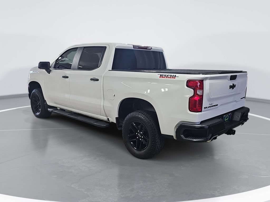 Certified 2022 Chevrolet Silverado 1500 Custom Trail Boss w/ LPO, Dark Essentials Package AWD/4WD image 6