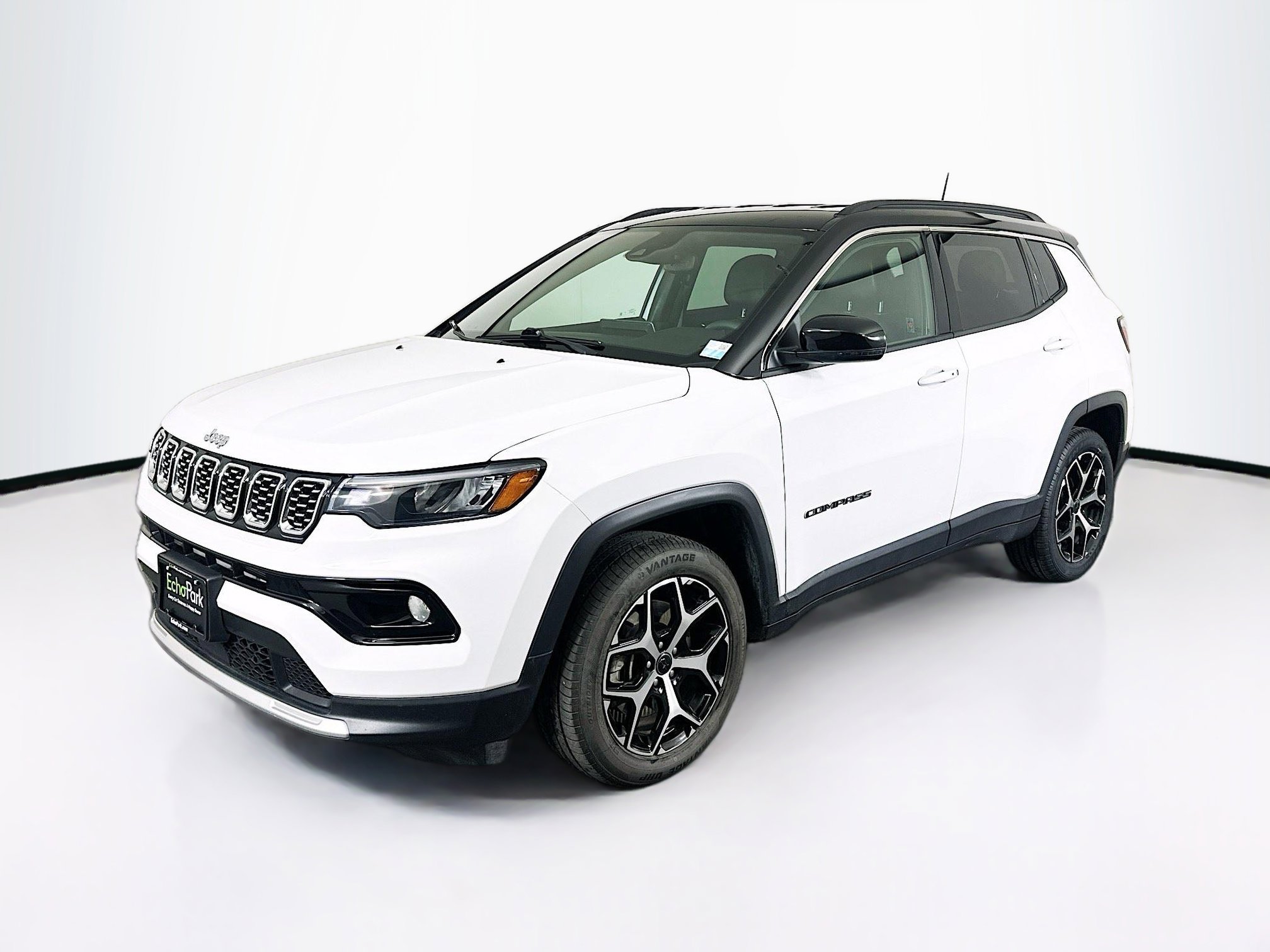 Used 2025 Jeep Compass Limited image 3