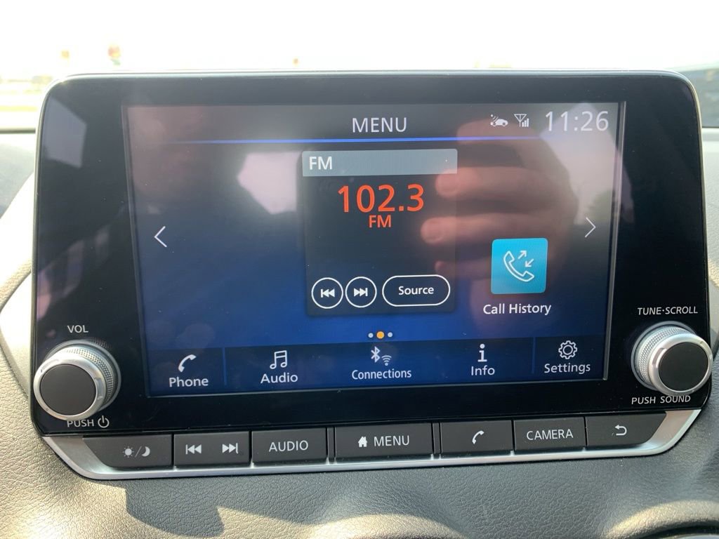 Used 2025 Nissan Sentra SV FWD image 23