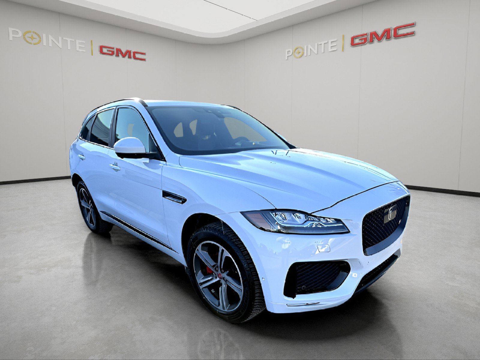 Used 2017 Jaguar F-PACE S image 1