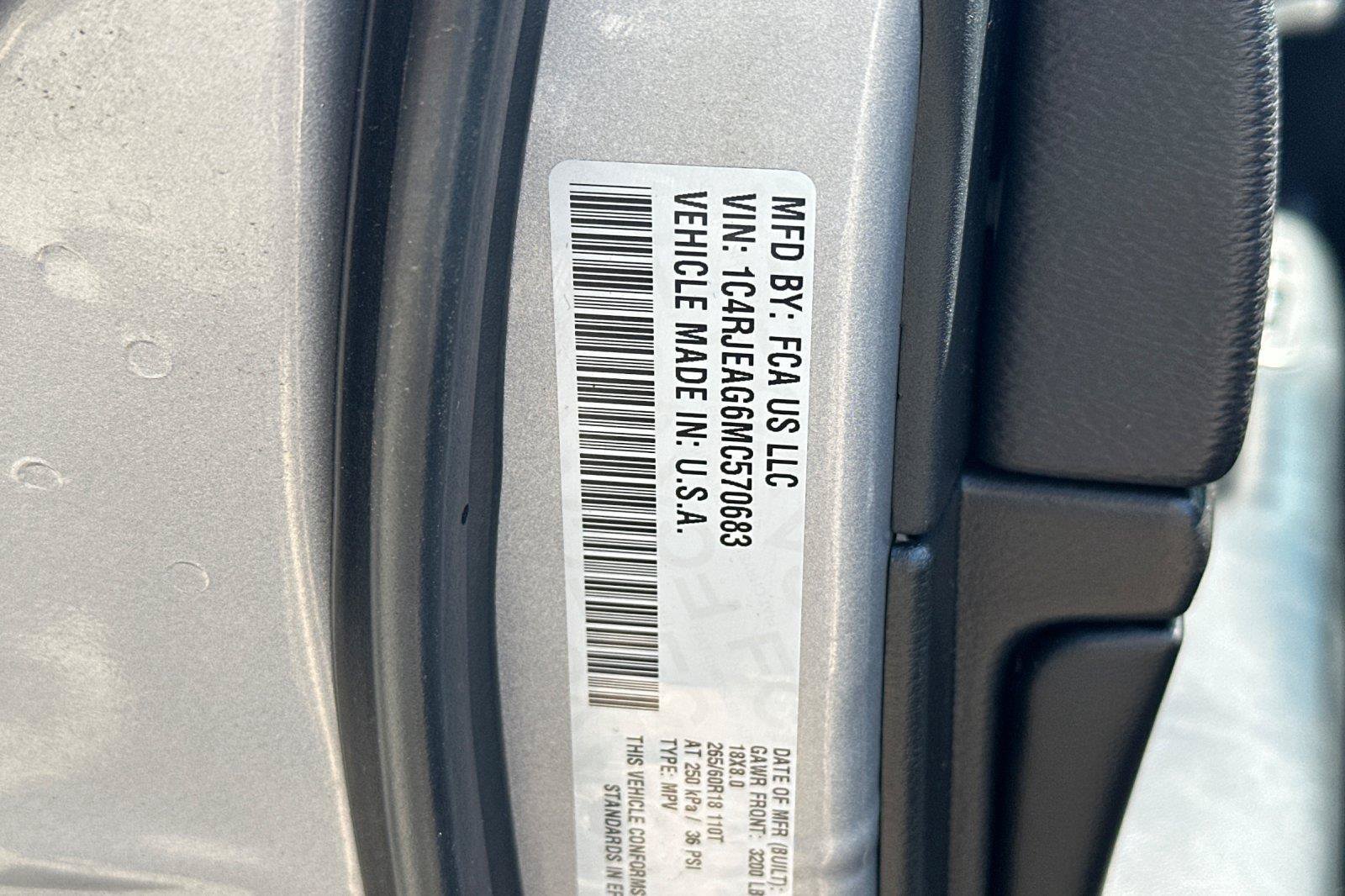 Used 2021 Jeep Grand Cherokee Laredo RWD image 28