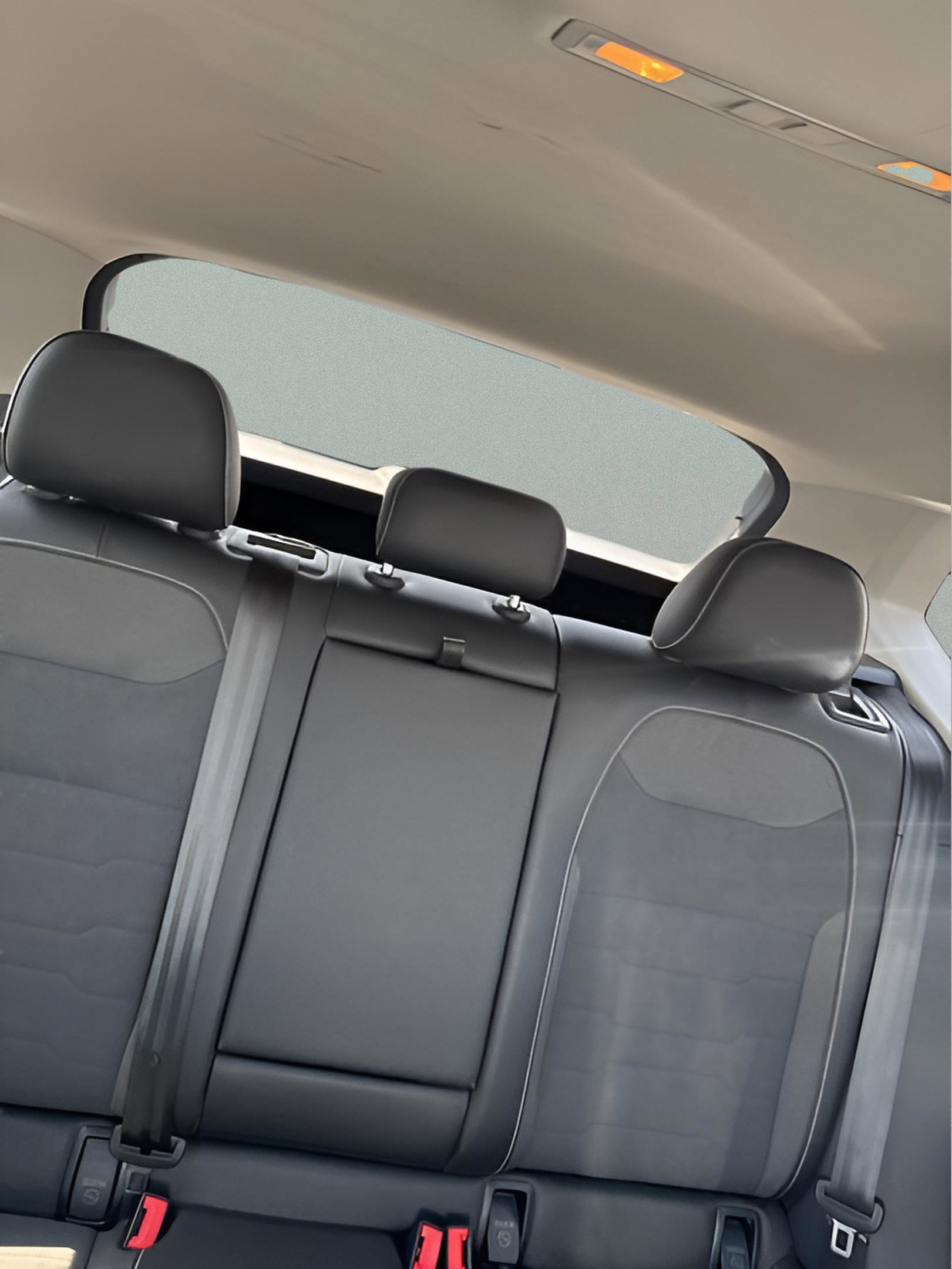 Used 2025 Volkswagen Taos SE AWD/4WD image 21