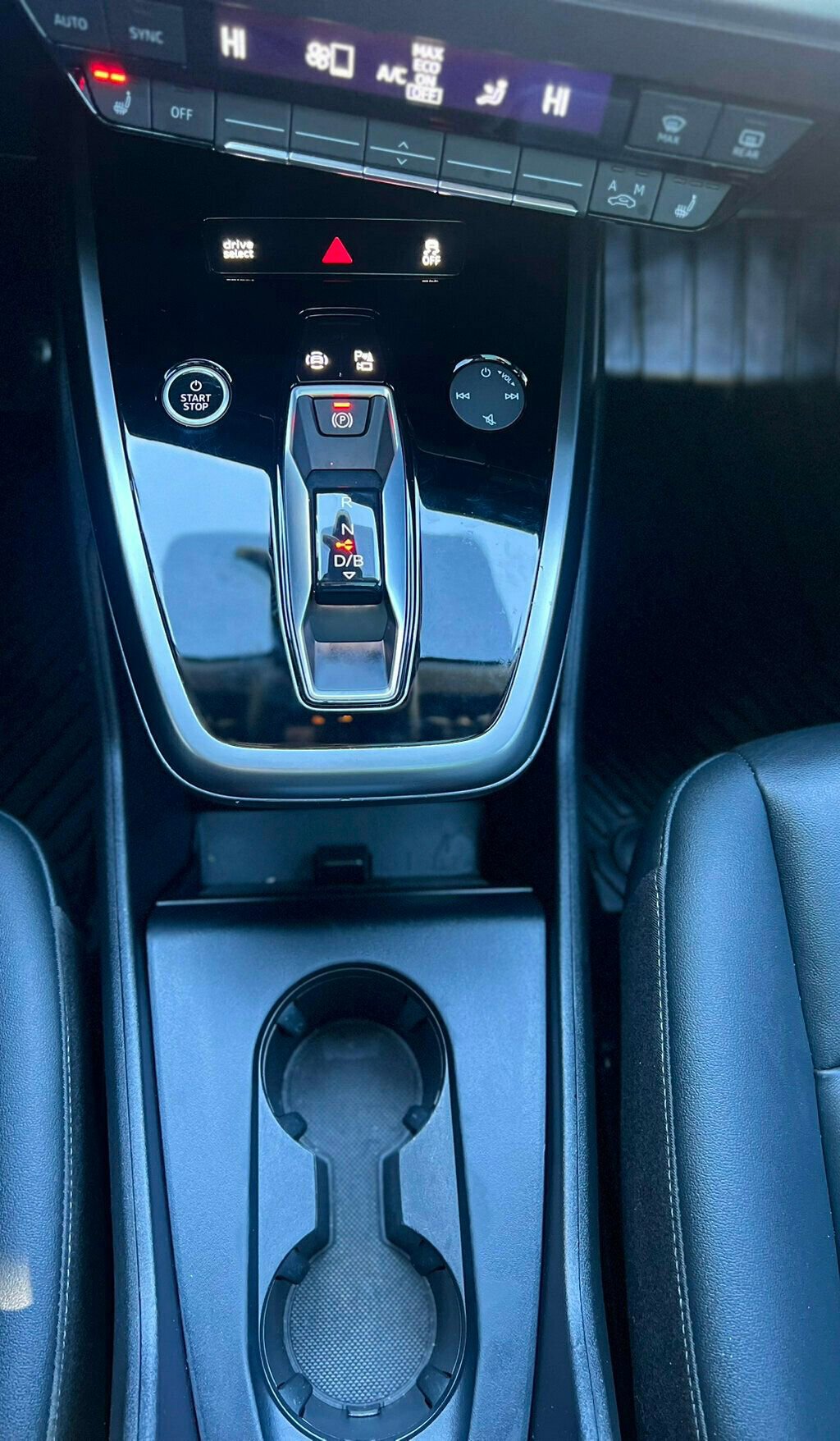 Used 2024 Audi Q4 e-tron Premium Plus w/ Premium Plus image 26