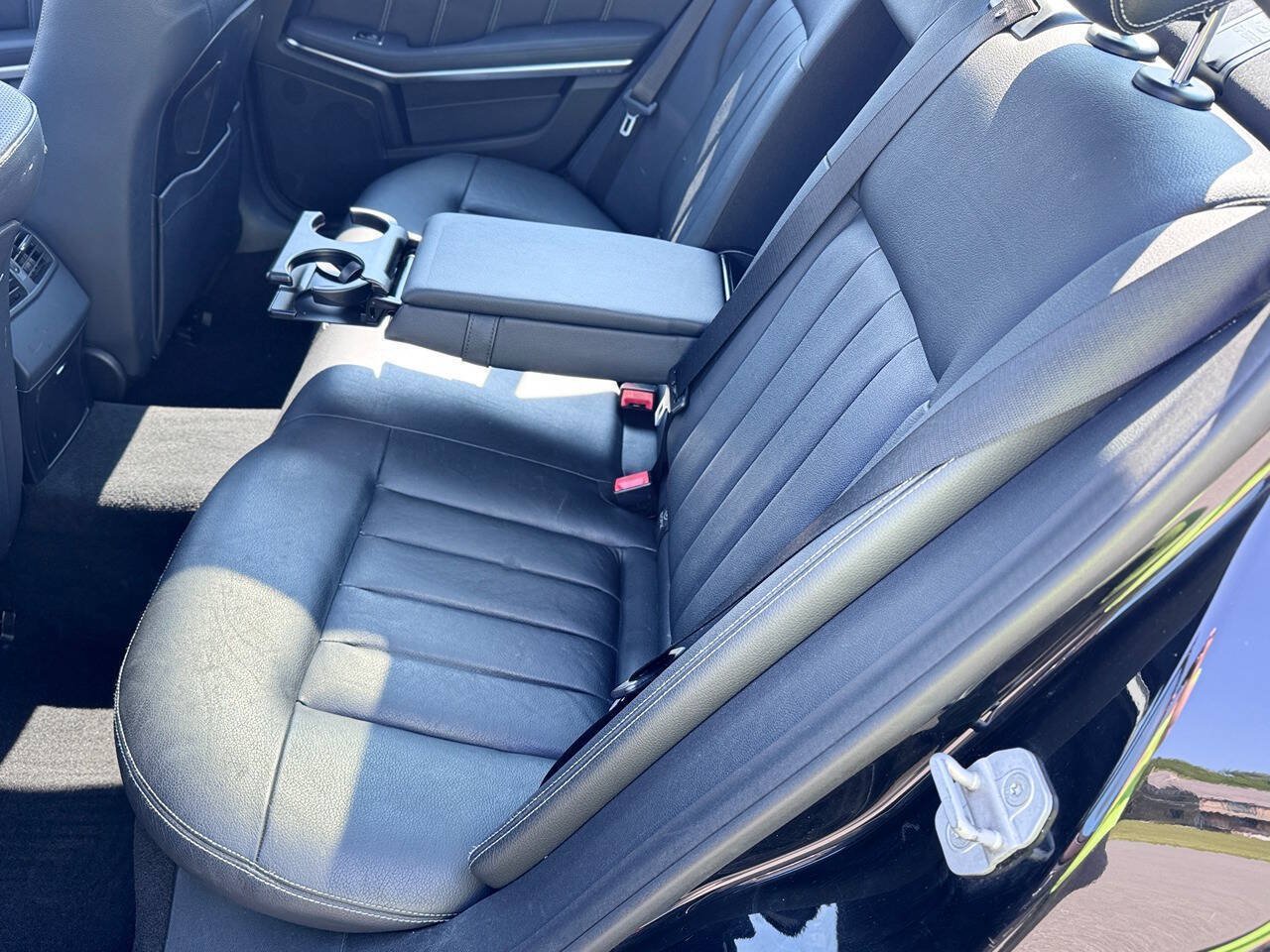 Used 2016 Mercedes-Benz E 400 4MATIC Sedan image 6