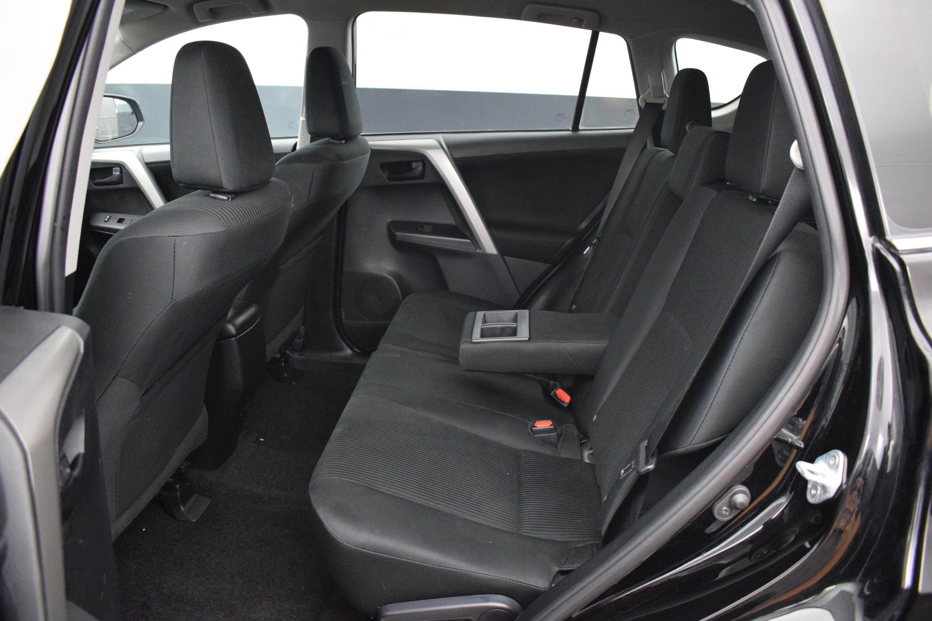 Used 2018 Toyota RAV4 LE w/ All Weather Liner Package FWD image 12