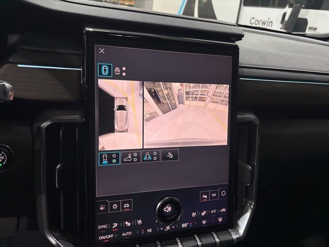 Used 2024 GMC Acadia Denali AWD/4WD image 24