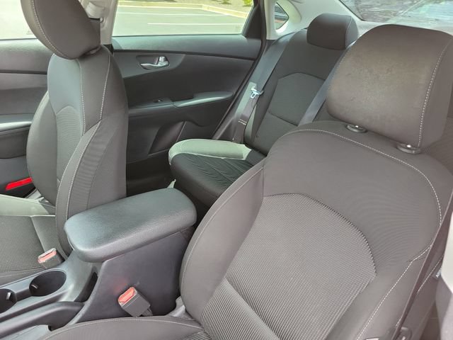 Used 2019 Kia Forte LXS FWD image 17