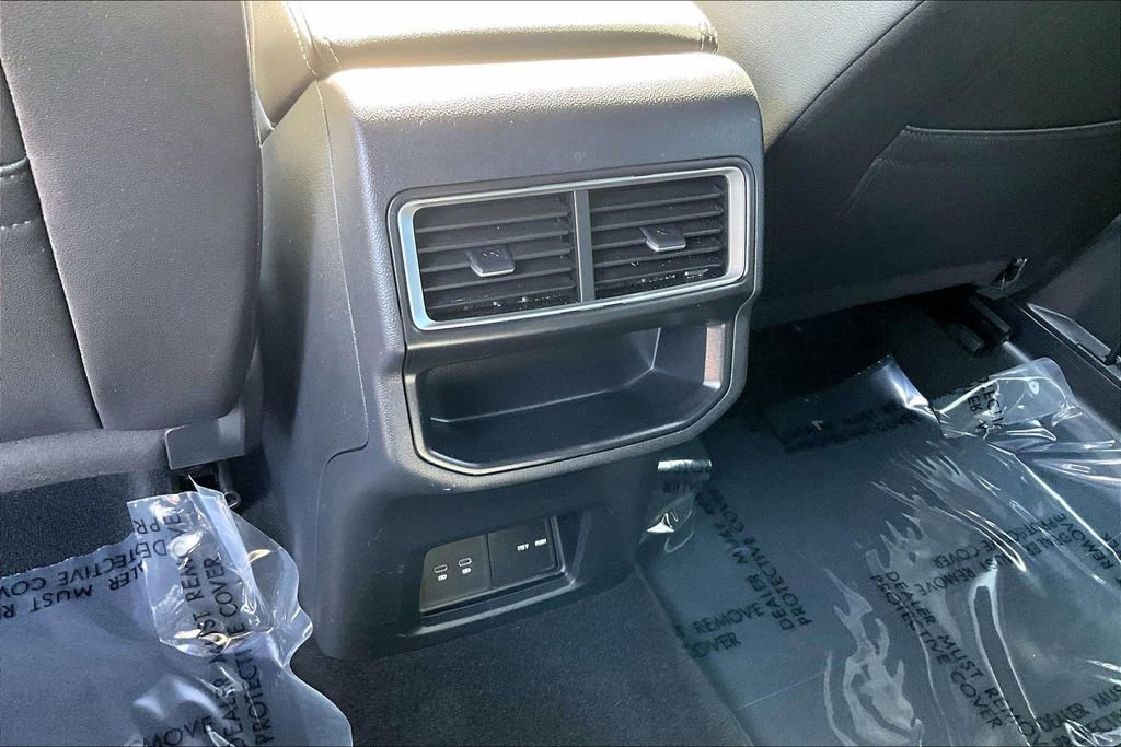 Certified 2025 Volkswagen Atlas Cross Sport SE AWD/4WD image 18