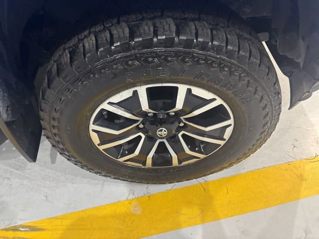 Used 2021 Toyota Tacoma TRD Sport w/ Technology Package image 39