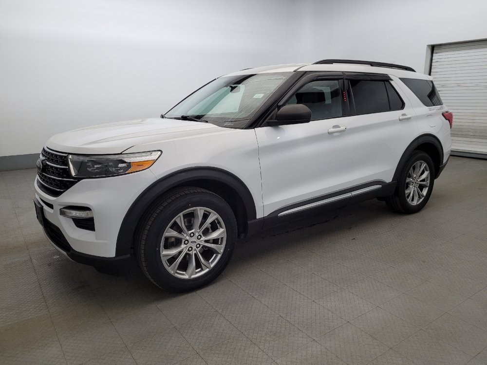 Used 2020 Ford Explorer XLT w/ Equipment Group 202A AWD/4WD image 2