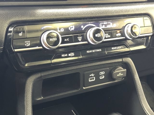 Used 2024 Honda Pilot Touring image 22