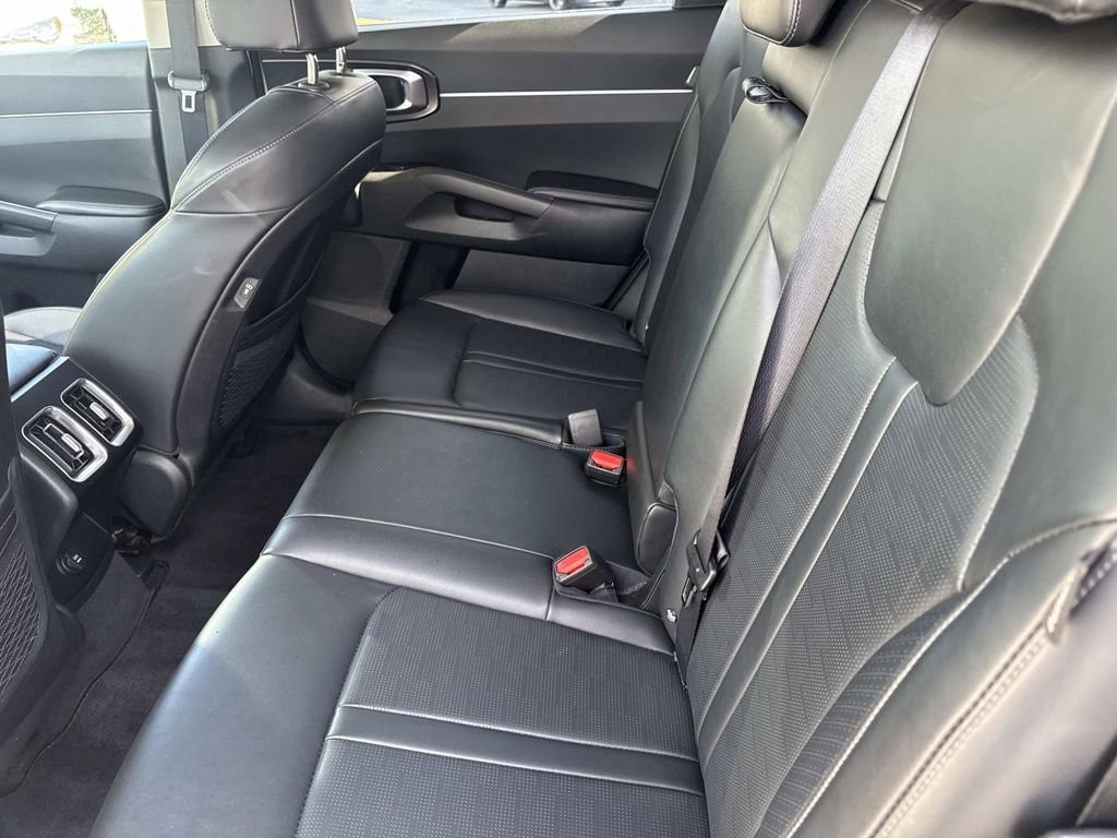 Used 2024 Kia Sorento S image 24