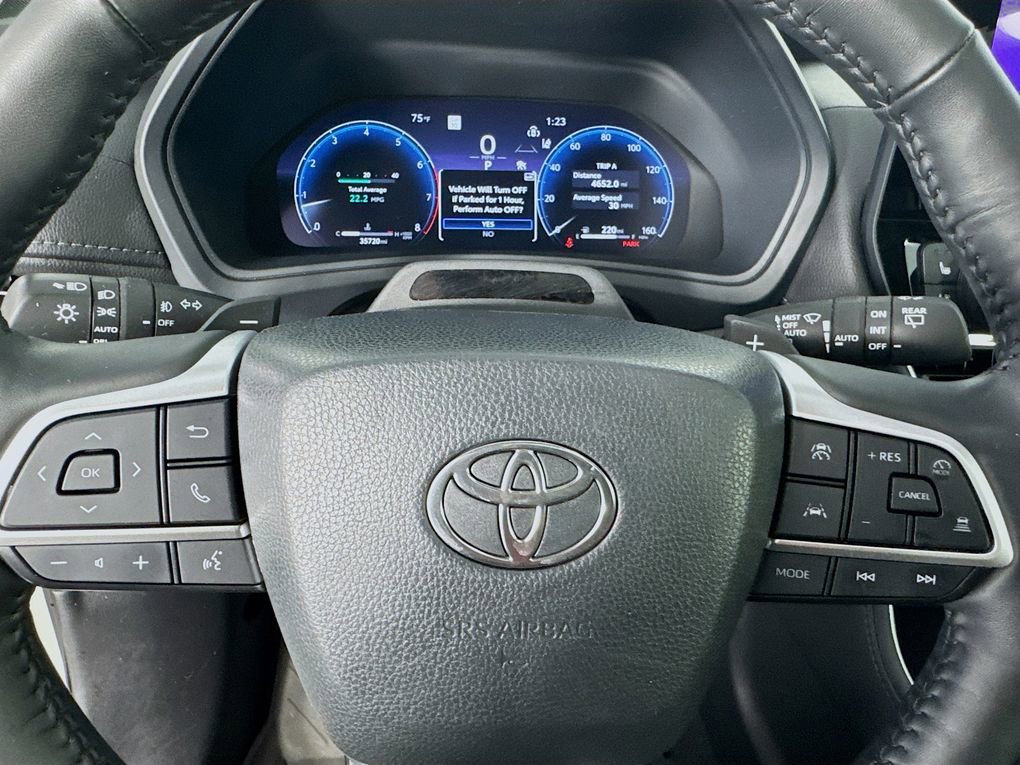Used 2024 Toyota Grand Highlander AWD image 16