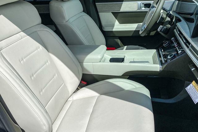 New 2025 Hyundai Santa Fe Calligraphy image 16