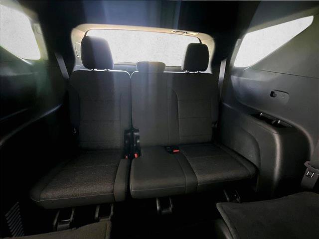 Used 2025 Chevrolet Traverse LT FWD image 30