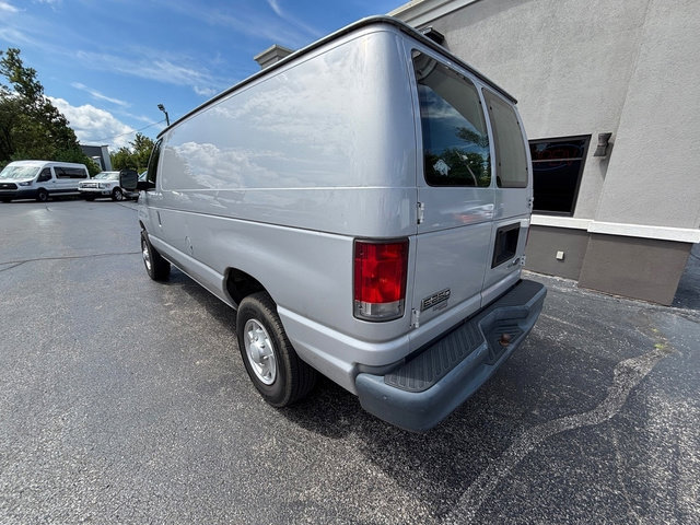 Used 2014 Ford E-250 and Econoline 250 image 2