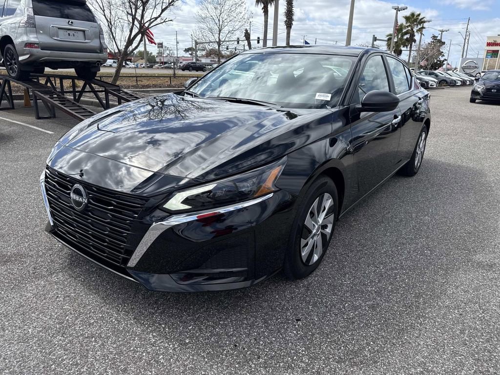 Certified 2025 Nissan Altima 2.5 S image 8