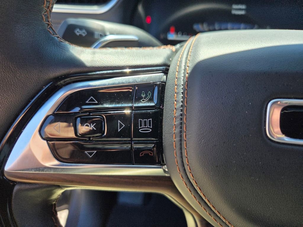 Used 2025 Jeep Grand Cherokee Summit AWD/4WD image 21