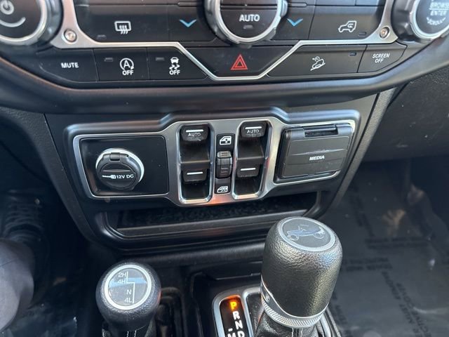 Used 2019 Jeep Wrangler Unlimited Sahara image 25