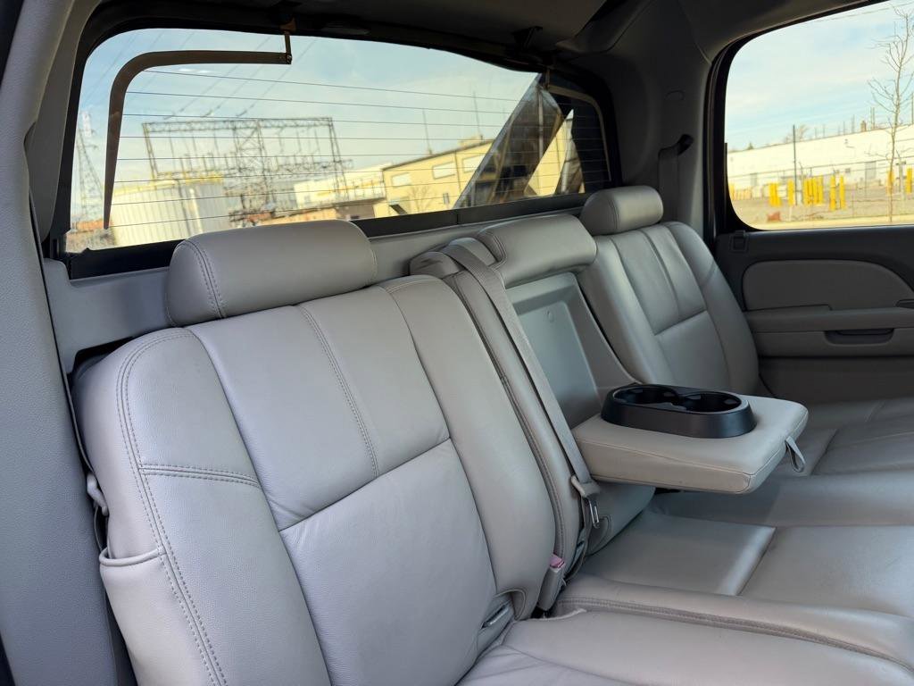 Used 2010 Chevrolet Avalanche LT w/ Suspension Package, Off-Road AWD/4WD image 26