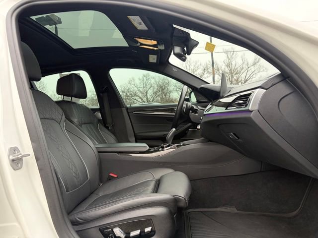 Used 2022 BMW M550i xDrive w/ Executive Package image 17