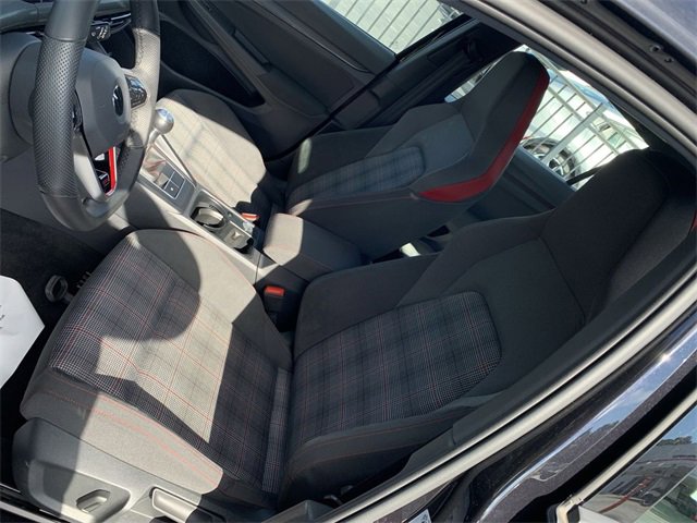Used 2022 Volkswagen GTI SE image 18