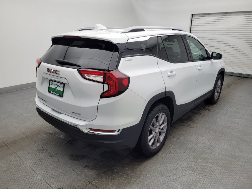 Used 2024 GMC Terrain SLT AWD/4WD image 9