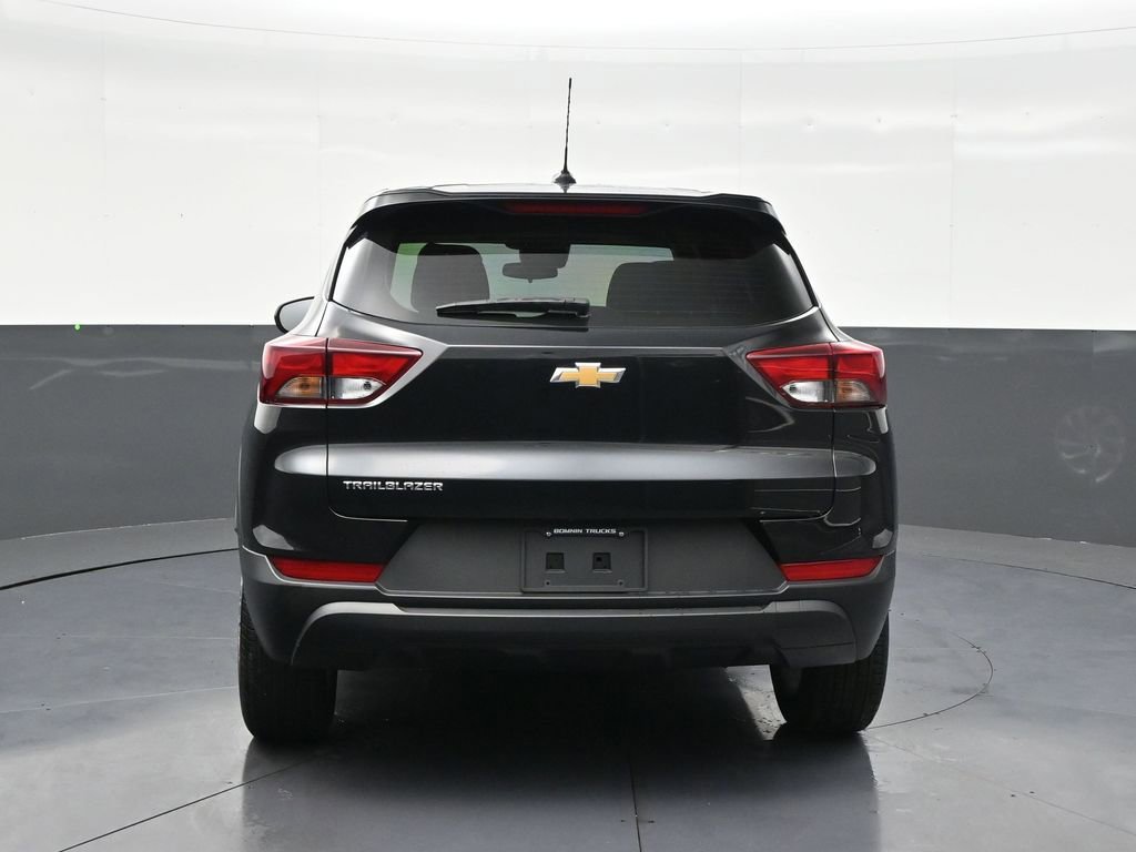 Used 2025 Chevrolet TrailBlazer LS FWD image 4