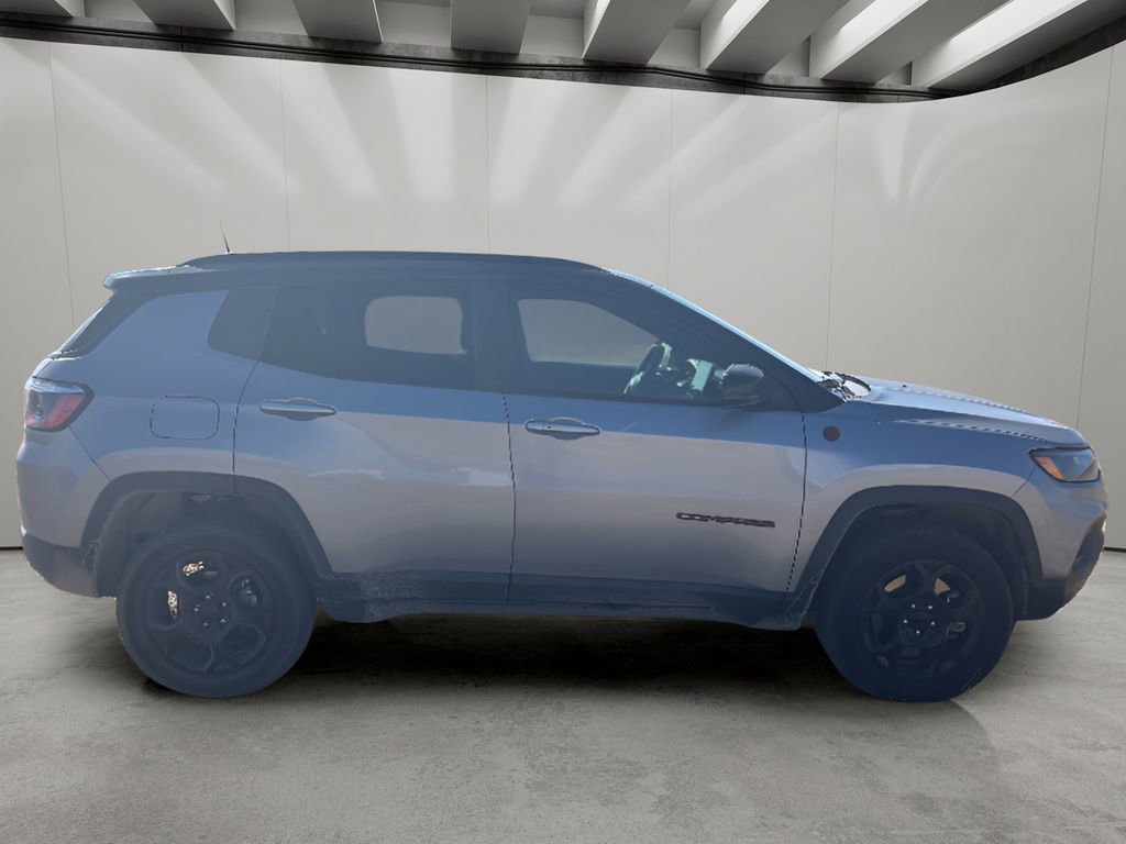 Used 2024 Jeep Compass Trailhawk AWD/4WD image 7