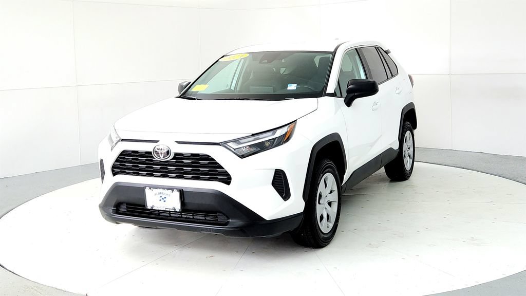 Used 2024 Toyota RAV4 LE AWD/4WD image 2