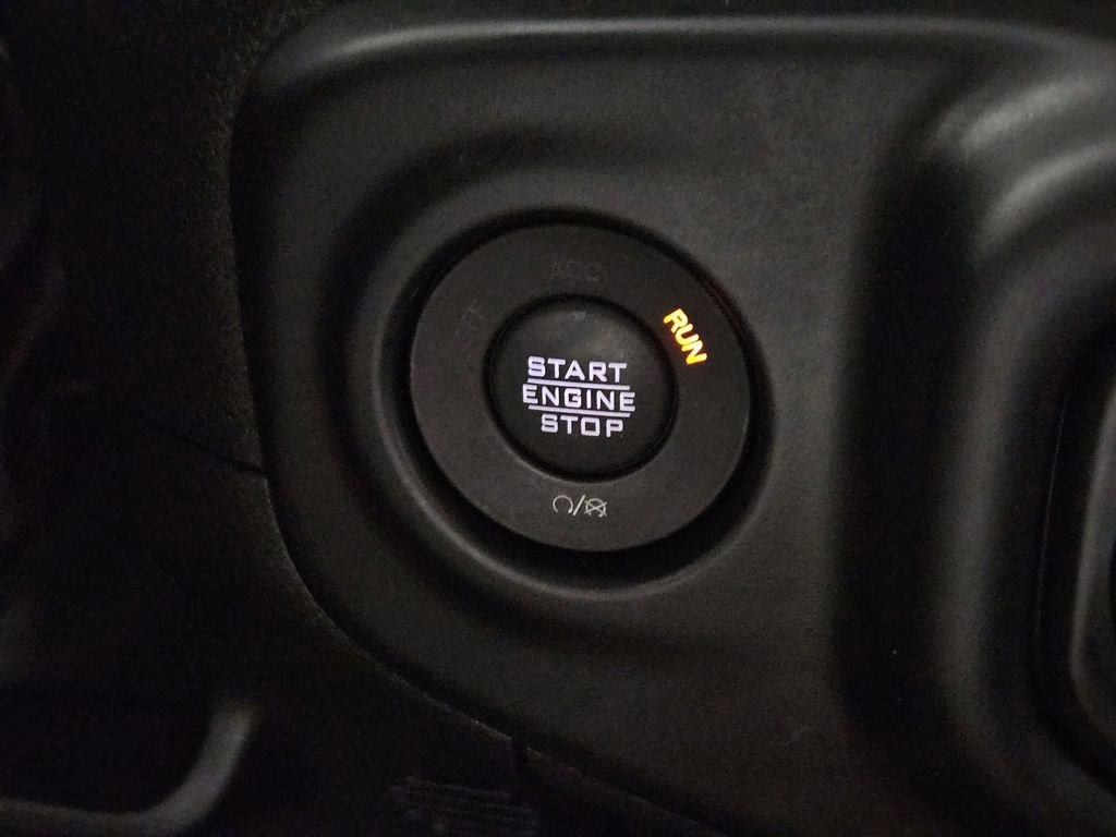 Used 2023 Jeep Gladiator Overland AWD/4WD image 19