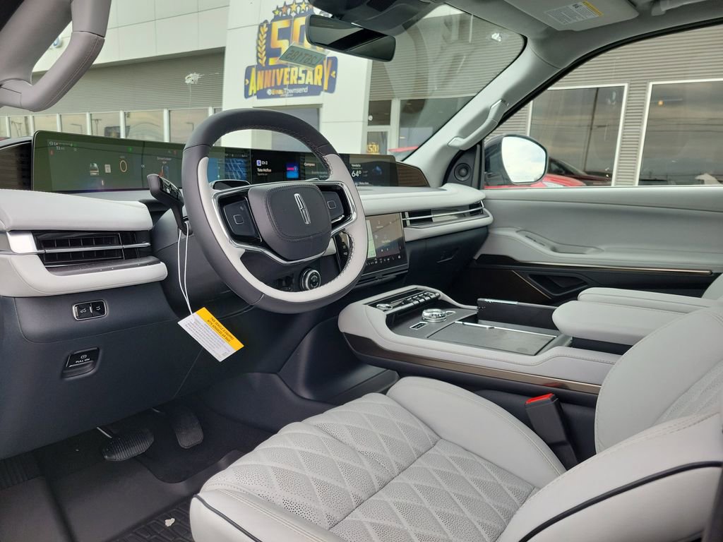 New 2026 Lincoln Navigator L Black Label AWD/4WD image 21